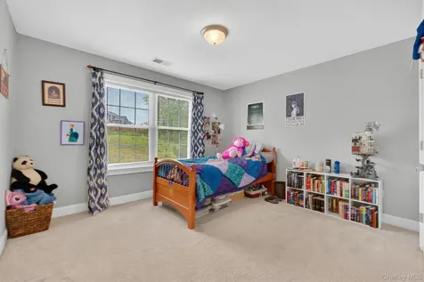 153 Stratford Drive Poughkeepsie NY 12603