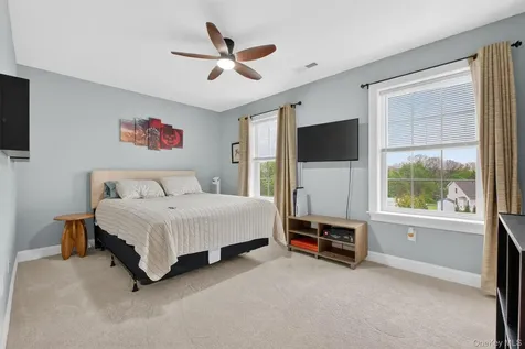 153 Stratford Drive Poughkeepsie NY 12603