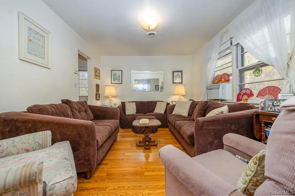 17 Parker Boulevard Monsey NY 10952