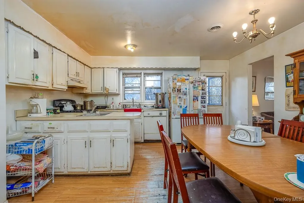 17 Parker Boulevard Monsey NY 10952