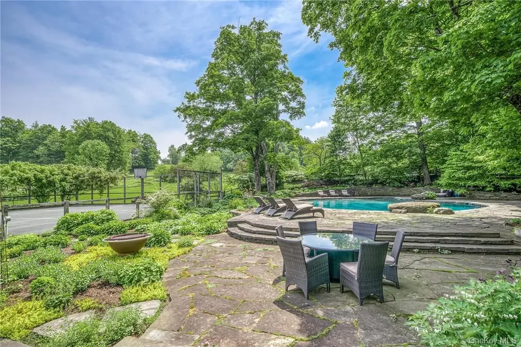 174 Ten Broeck Road Chatham NY 12037