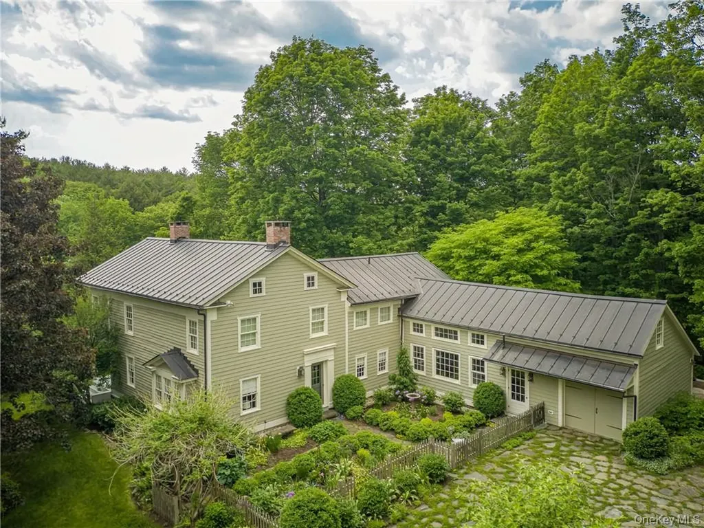 174 Ten Broeck Road Chatham NY 12037