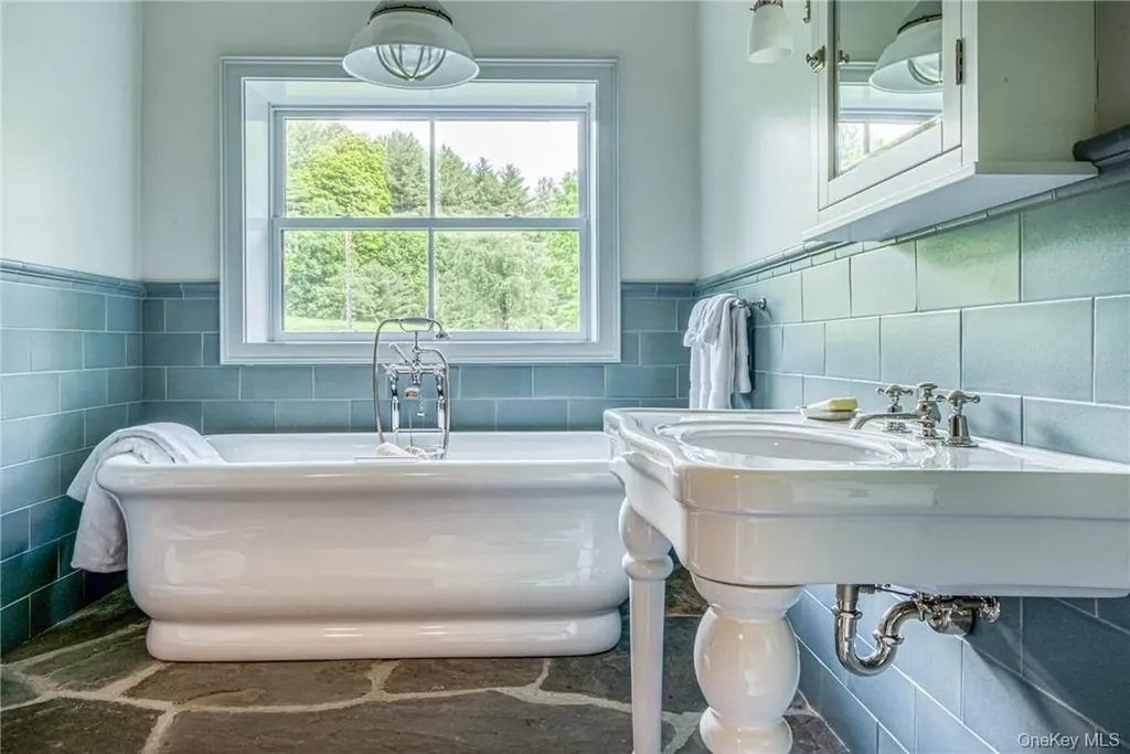 174 Ten Broeck Road Chatham NY 12037