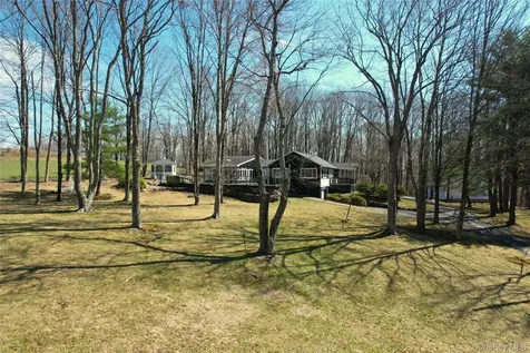 8 W Delaware Place Extension Smallwood NY 12778