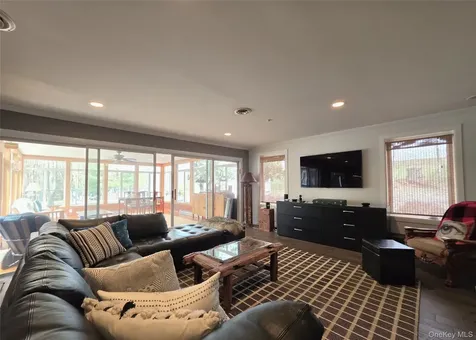 8 W Delaware Place Extension Smallwood NY 12778