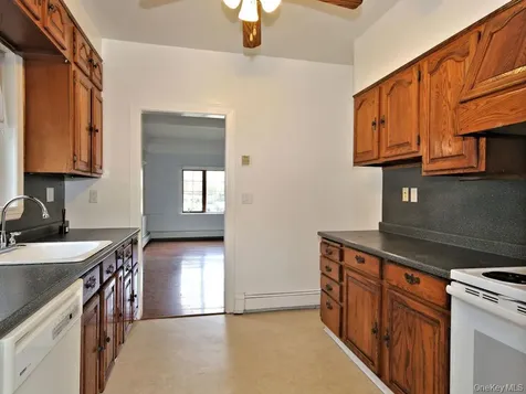 14 Weeks Place New Rochelle NY 10801