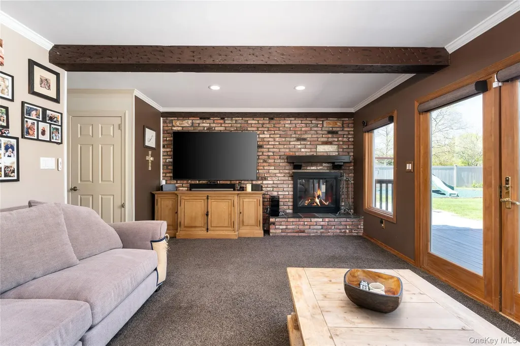 53 Burr Road East Northport NY 11731