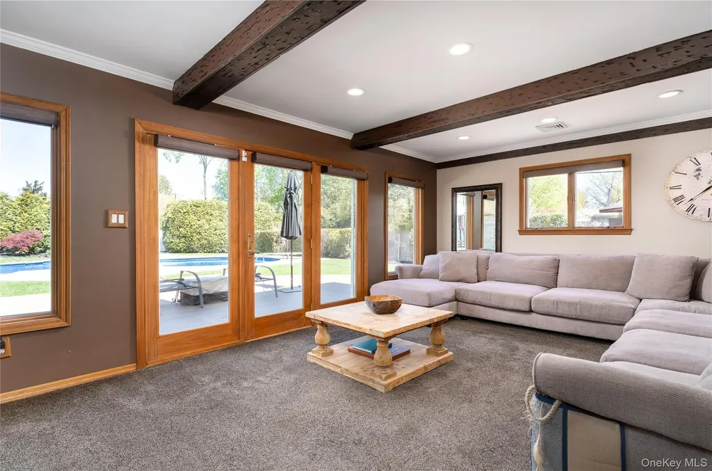 53 Burr Road East Northport NY 11731