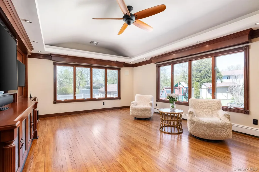 53 Burr Road East Northport NY 11731