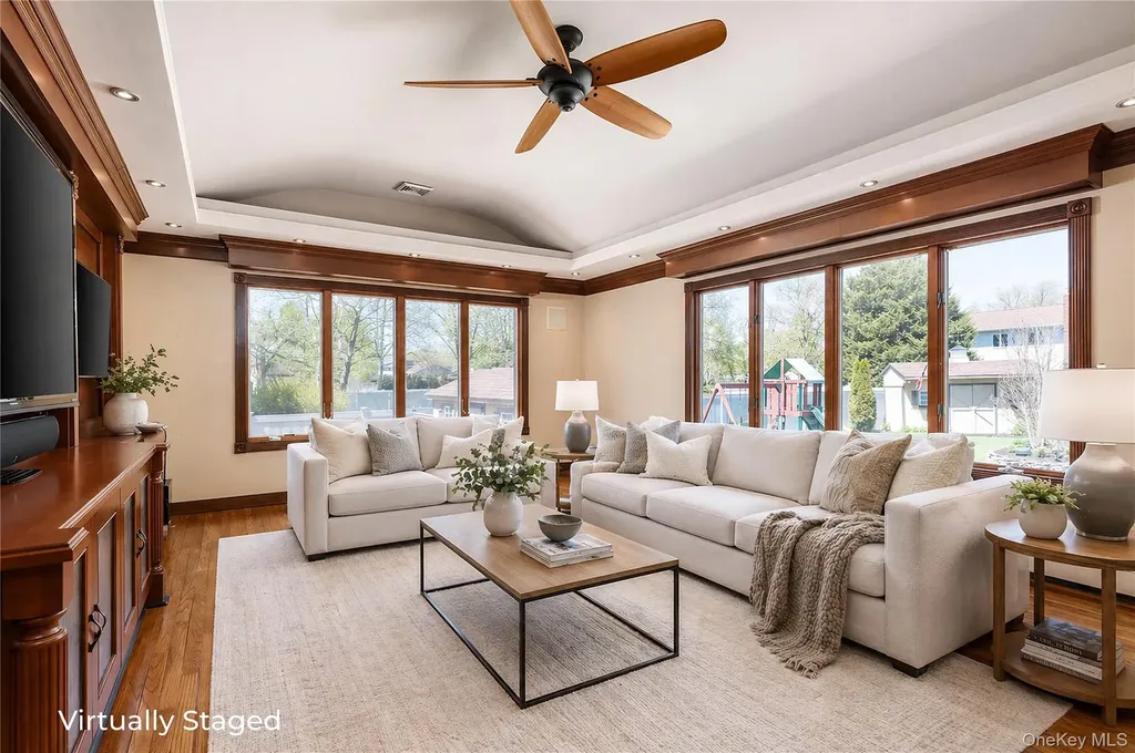 53 Burr Road East Northport NY 11731