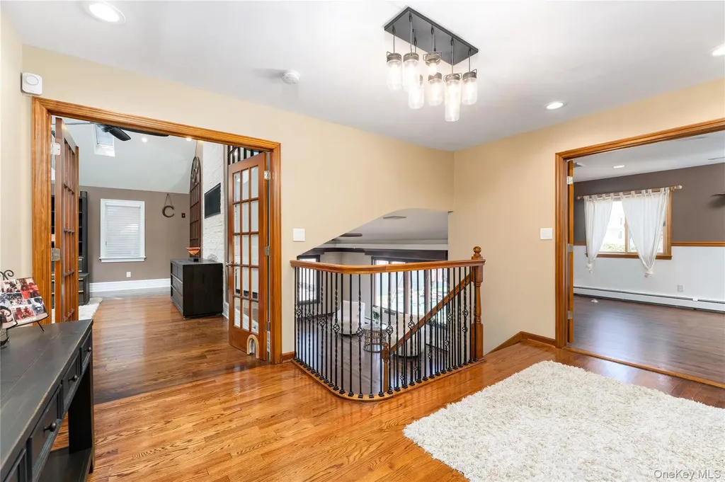 53 Burr Road East Northport NY 11731
