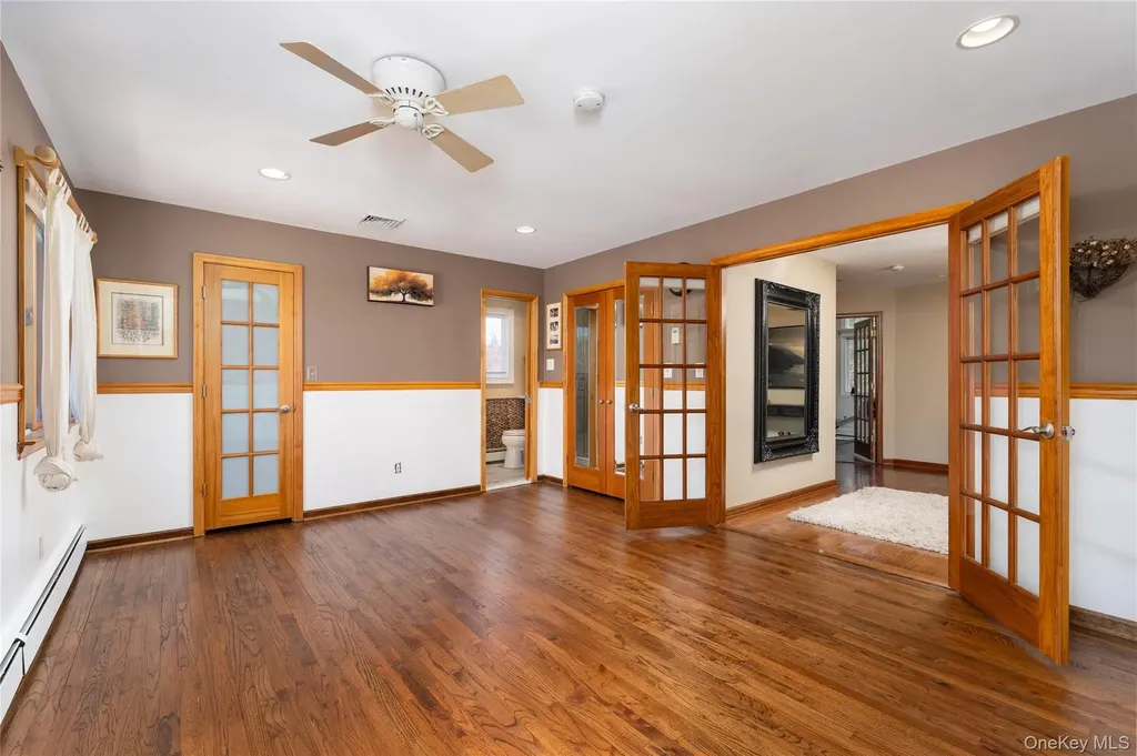 53 Burr Road East Northport NY 11731