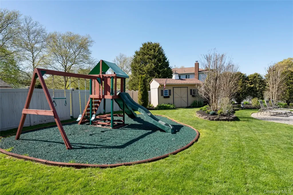 53 Burr Road East Northport NY 11731