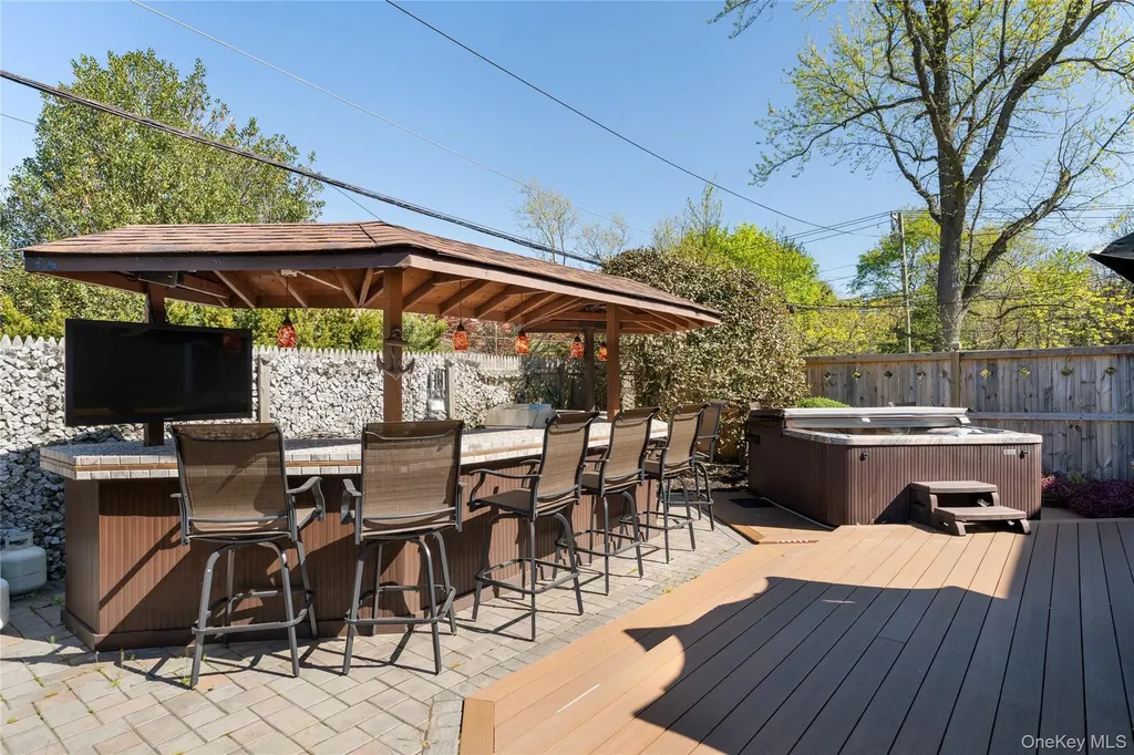 53 Burr Road East Northport NY 11731