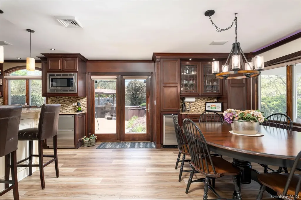 53 Burr Road East Northport NY 11731