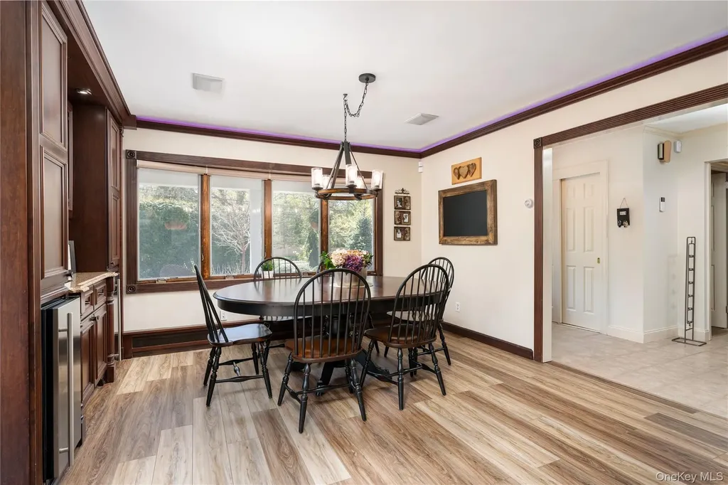 53 Burr Road East Northport NY 11731