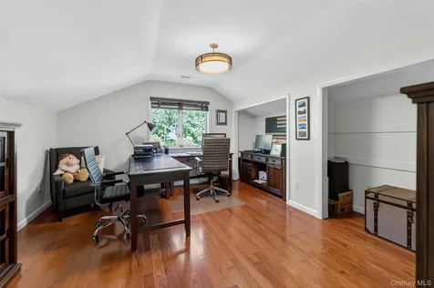 9 Briga Lane White Plains NY 10605