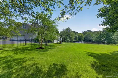 9 Briga Lane White Plains NY 10605