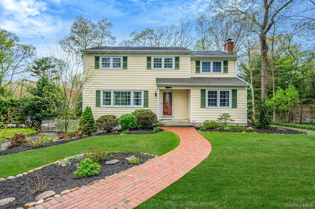 24 Lower Cross Shoreham NY 11786