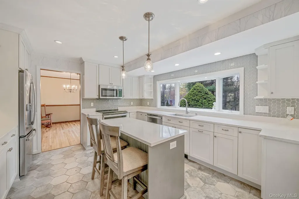 24 Lower Cross Shoreham NY 11786
