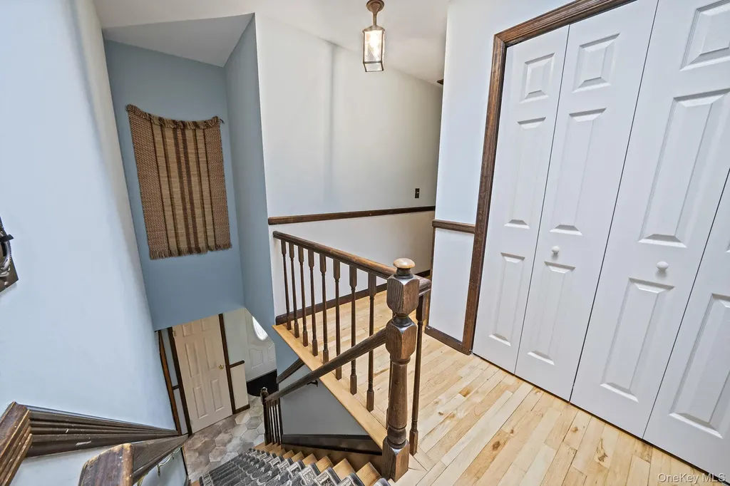 24 Lower Cross Shoreham NY 11786