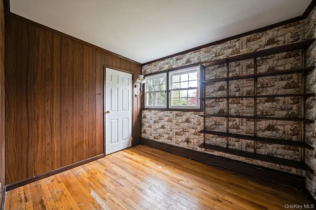 24 Lower Cross Shoreham NY 11786