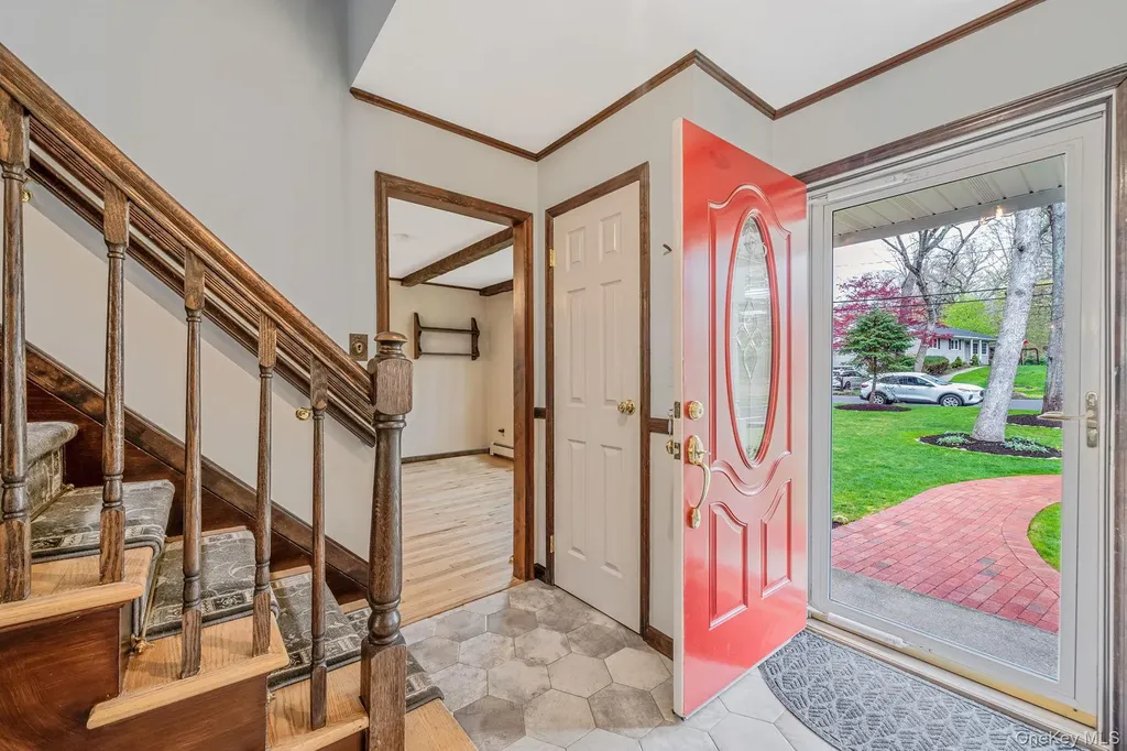 24 Lower Cross Shoreham NY 11786