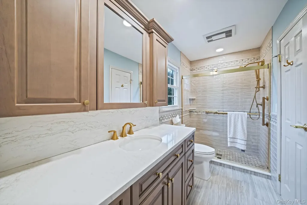 24 Lower Cross Shoreham NY 11786