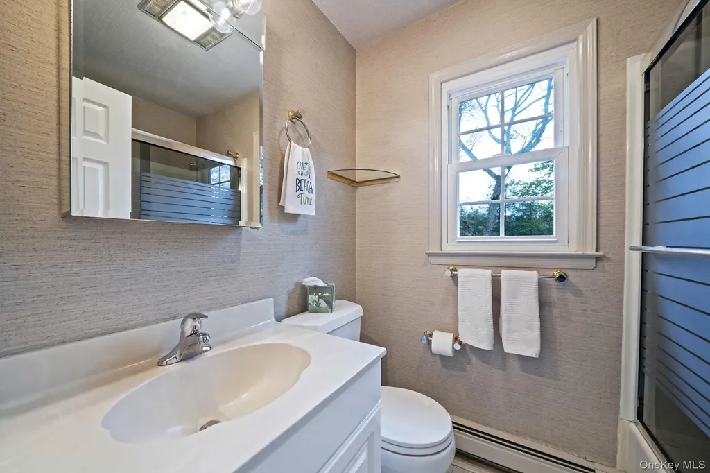 24 Lower Cross Shoreham NY 11786