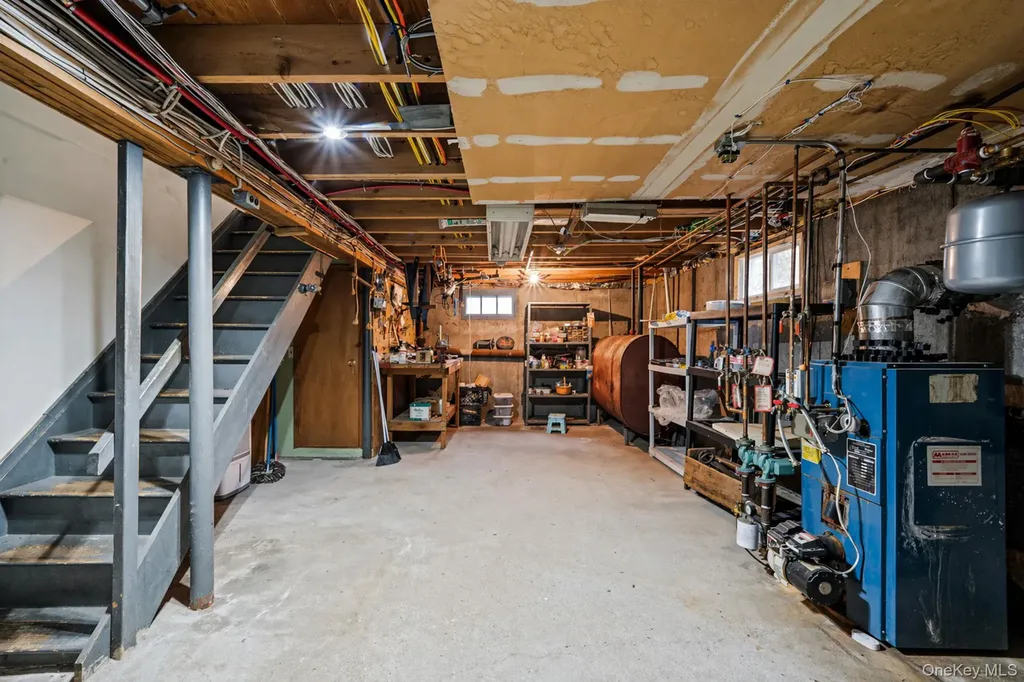 24 Lower Cross Shoreham NY 11786