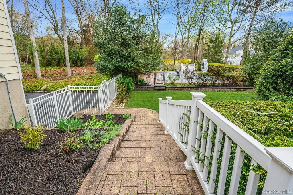 24 Lower Cross Shoreham NY 11786