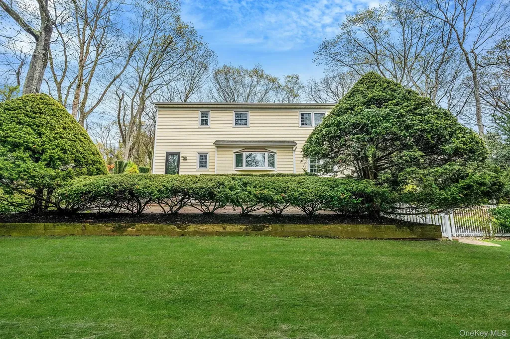 24 Lower Cross Shoreham NY 11786
