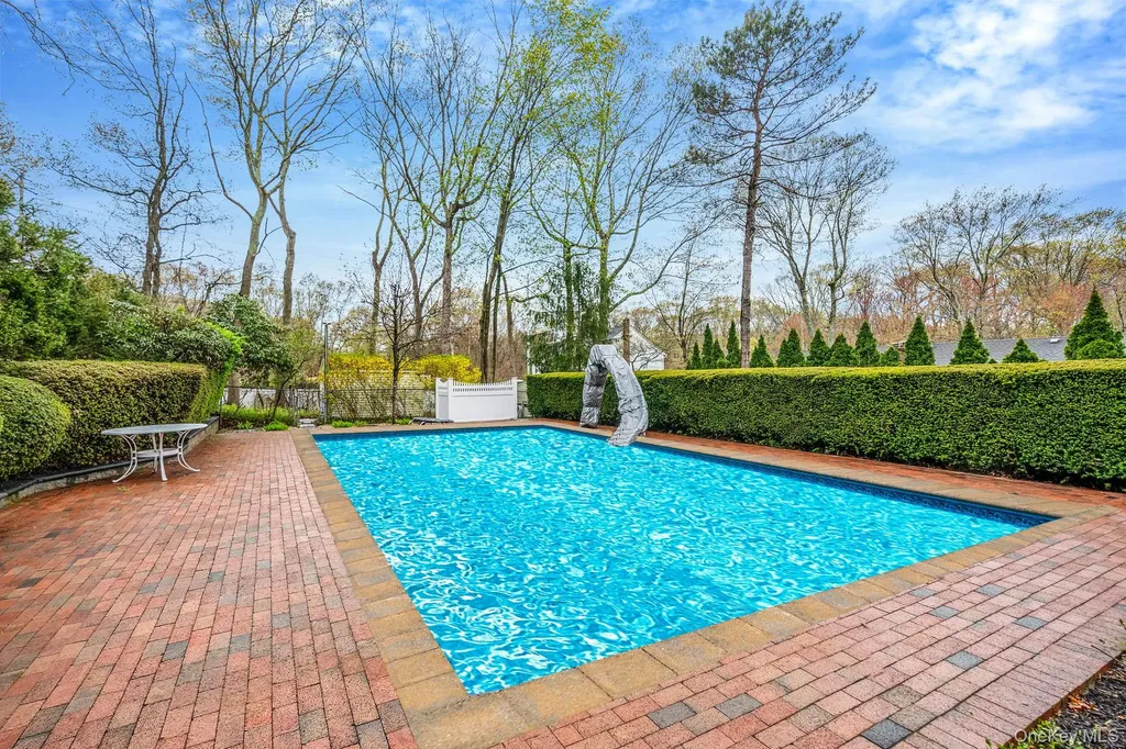 24 Lower Cross Shoreham NY 11786