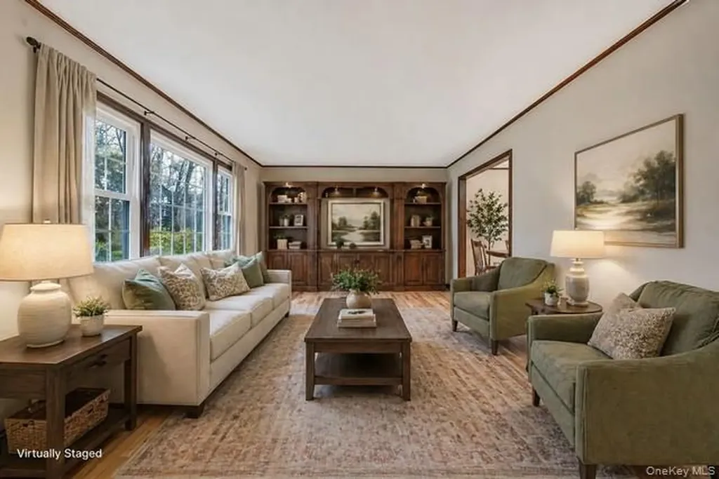 24 Lower Cross Shoreham NY 11786