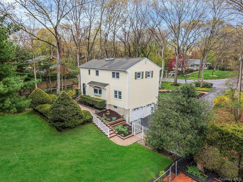 24 Lower Cross Shoreham NY 11786