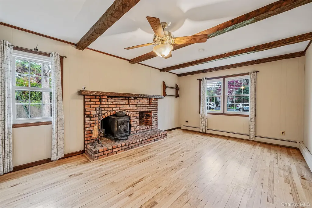 24 Lower Cross Shoreham NY 11786