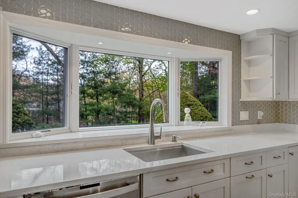 24 Lower Cross Shoreham NY 11786