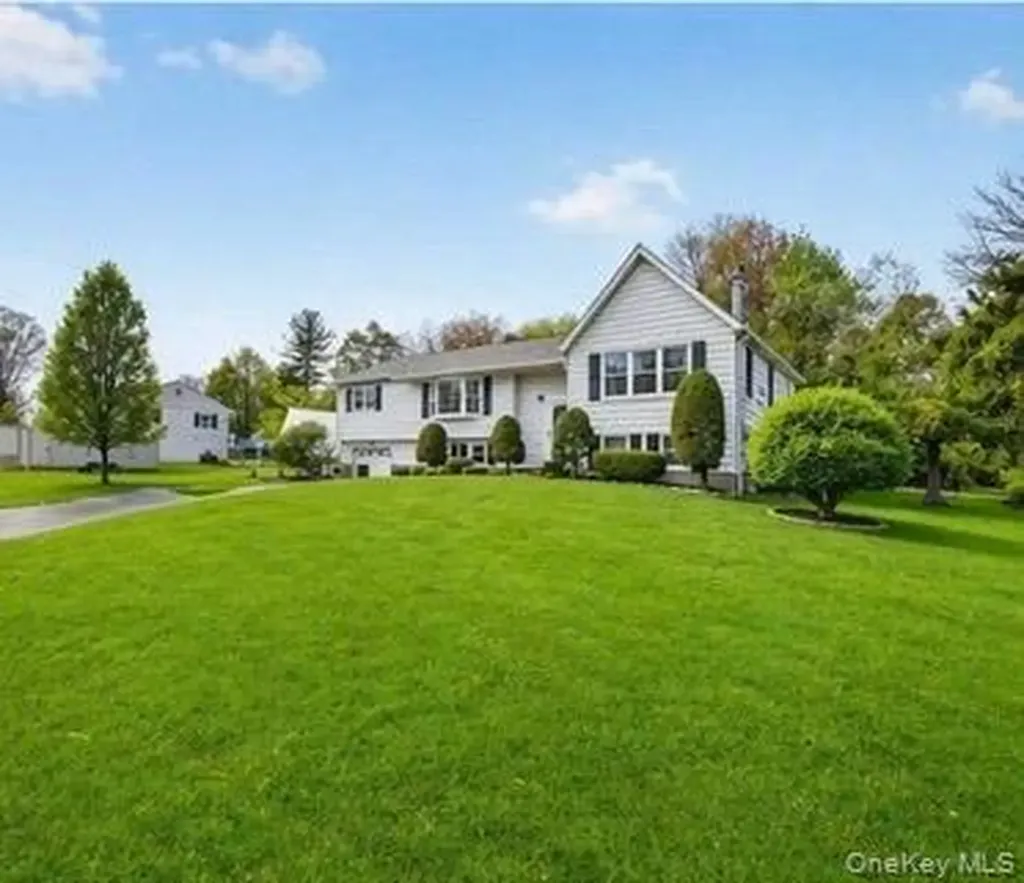 1 Pommel Drive Newburgh NY 12550