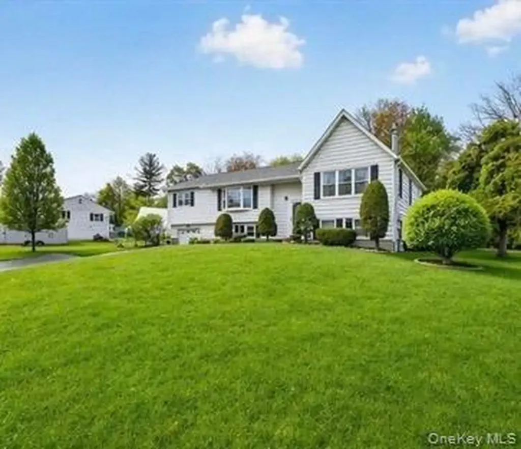 1 Pommel Drive Newburgh NY 12550