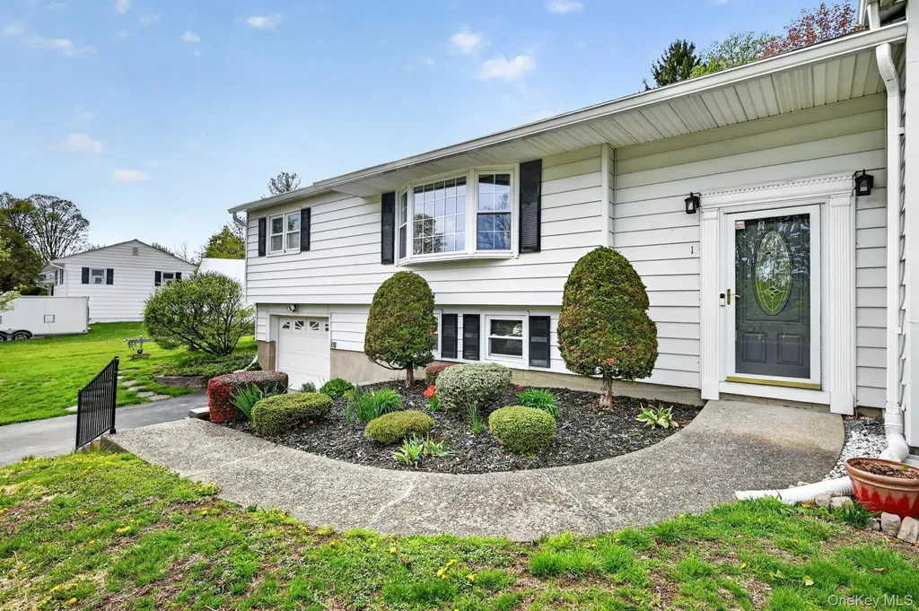 1 Pommel Drive Newburgh NY 12550