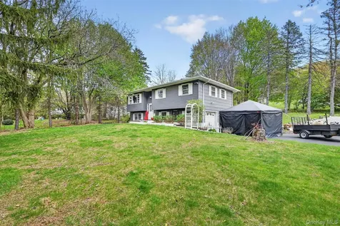 5 Regelski Drive Florida NY 10921