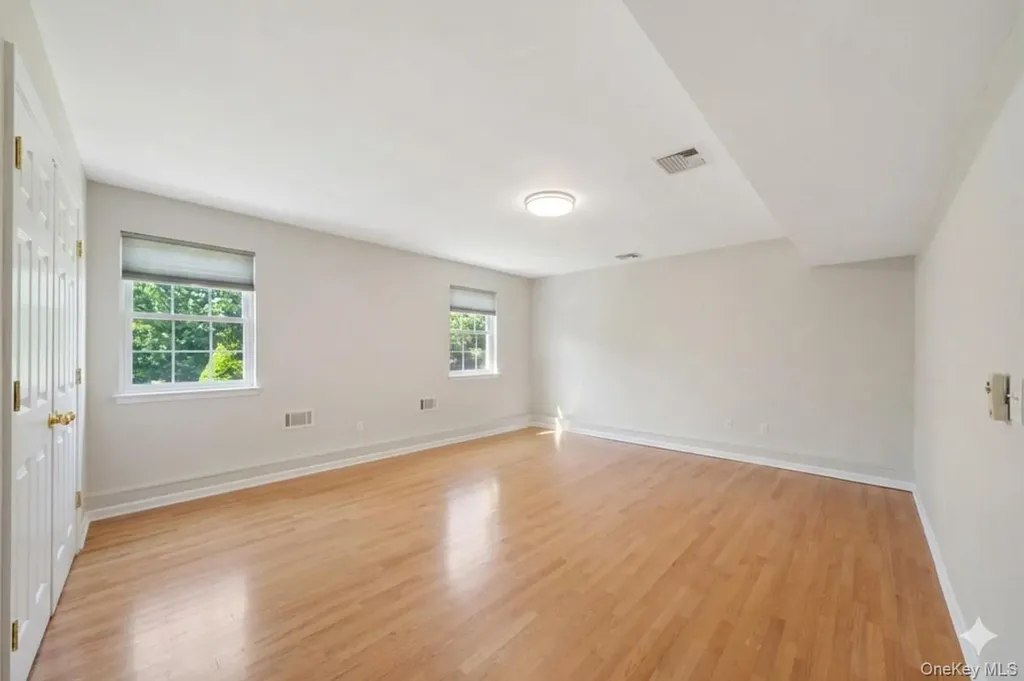70 Oak Pond Lane Mahopac NY 10541