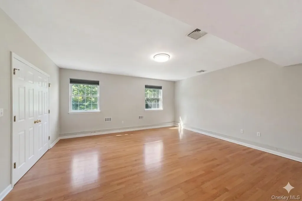 70 Oak Pond Lane Mahopac NY 10541