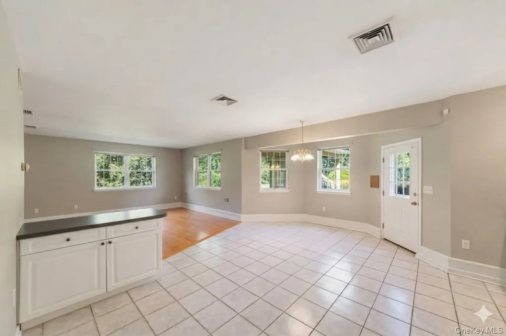 70 Oak Pond Lane Mahopac NY 10541