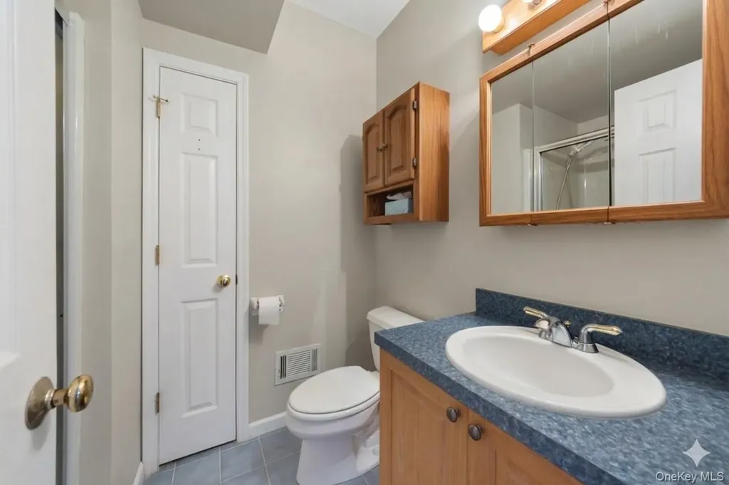 70 Oak Pond Lane Mahopac NY 10541