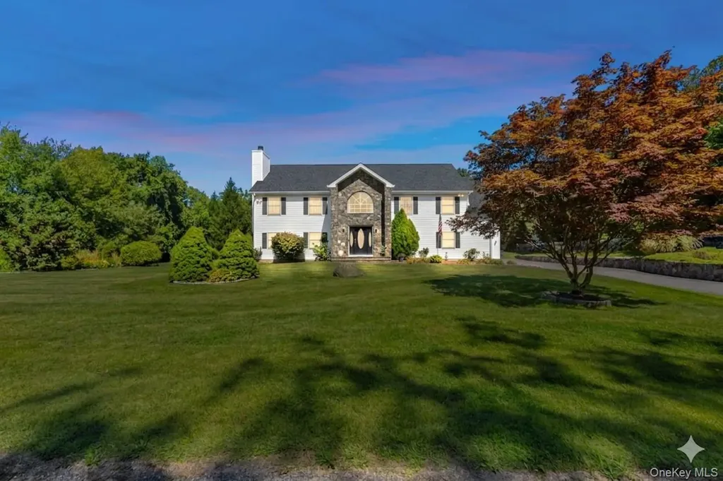 70 Oak Pond Lane Mahopac NY 10541