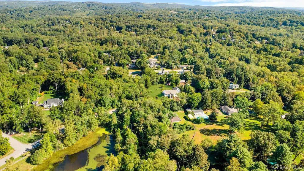 70 Oak Pond Lane Mahopac NY 10541