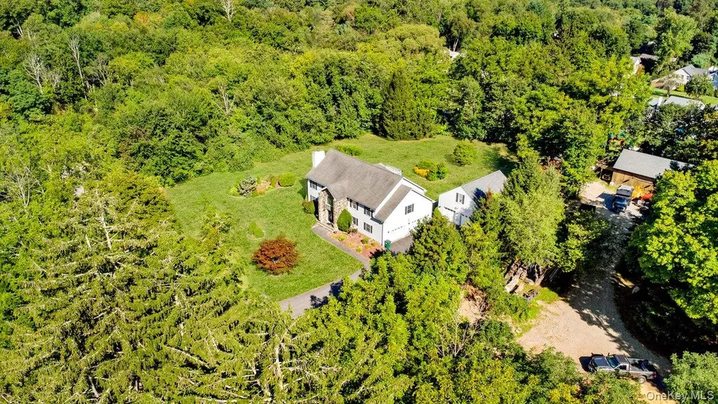 70 Oak Pond Lane Mahopac NY 10541