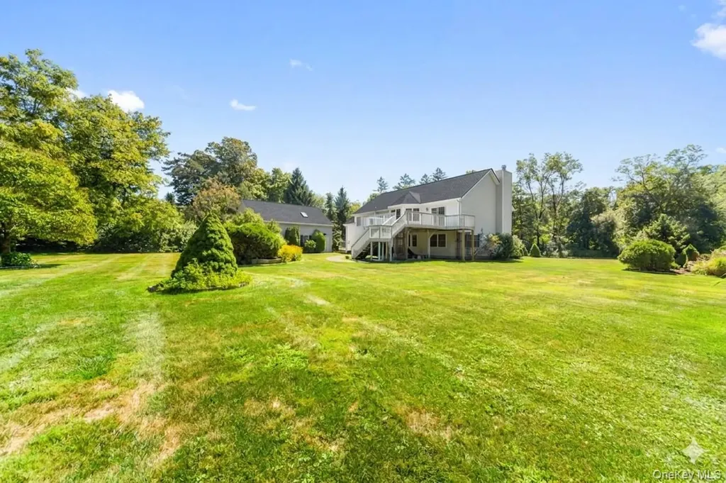 70 Oak Pond Lane Mahopac NY 10541