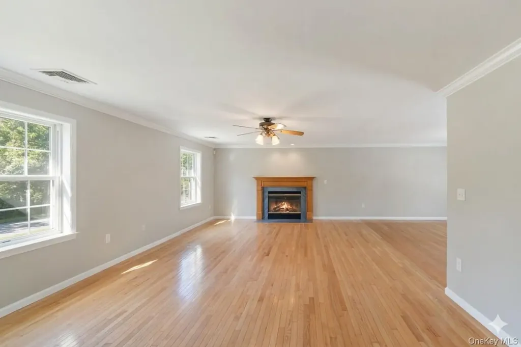 70 Oak Pond Lane Mahopac NY 10541